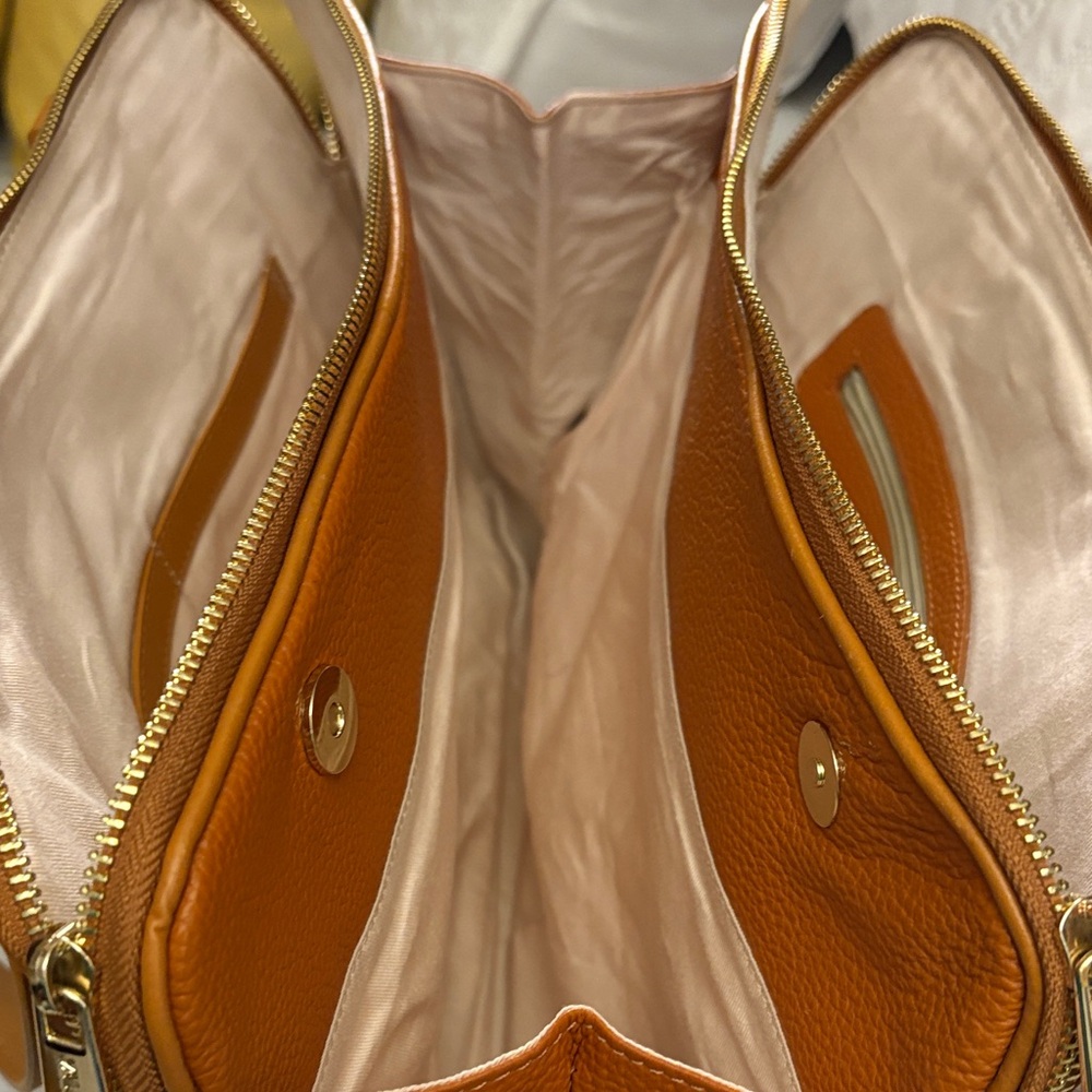 Valentina Rich Tan Shoulder Bag, Genuine Leather, Made in Italy - Picture 9 of 16